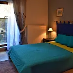 Mainades House Apartman