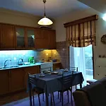 Mainades House *