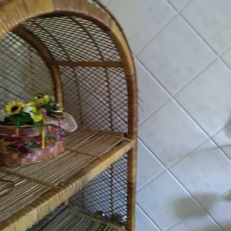 Mainades House 公寓 *