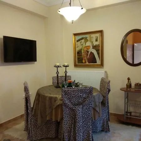 Mainades House * 维蒂纳