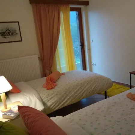 Mainades House 아파트