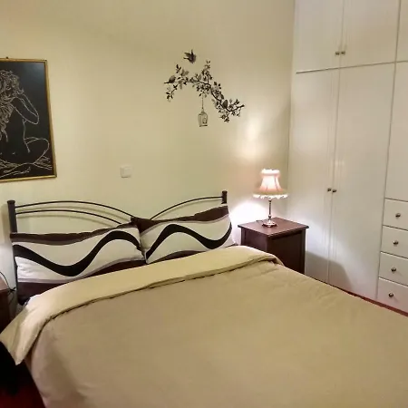 Mainades House 아파트