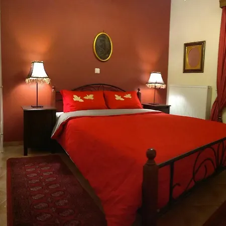 Mainades House 公寓 *