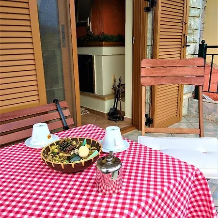 Mainades House Apartamento *