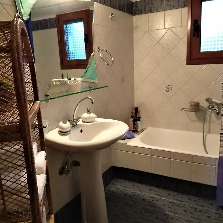 Mainades House Apartamento Vitina