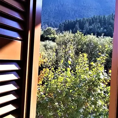 公寓 Mainades House